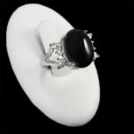 انگشتر عقیق مشکی نقره زنانه طرح گلبرگ - Image 4