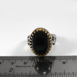 انگشتر عقیق مشکی نقره مردانه طرح دورطلایی داریا - Image 3