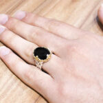 انگشتر عقیق مشکی نقره مردانه طرح دورطلایی ایلیار - Image 2