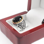 انگشتر عقیق مشکی نقره مردانه طرح دورطلایی یا محمد (ص) - Image 3