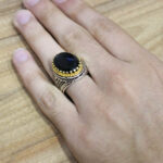انگشتر عقیق مشکی نقره مردانه طرح دورطلایی سالار - Image 4
