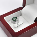 انگشتر زمرد الماس تراش نقره زنانه طرح نگین - Image 2