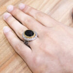 انگشتر عقیق مشکی نقره مردانه طرح دورطلایی ارسلان - Image 4