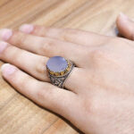 انگشتر عقیق کبود یمنی نقره مردانه طرح دورطلایی یا زهرا - Image 5