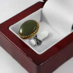 انگشتر یشم یمنی نقره مردانه طرح دور طلایی ایلان - Image 3