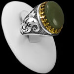 انگشتر یشم یمنی نقره مردانه طرح دور طلایی یا علی (ع)