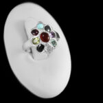 انگشتر نقره زنانه دست ساز طرح لیلا با چند سنگ معدنی اصل