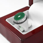 انگشتر عقیق سبز نقره مردانه دست ساز فاخر طرح فیلی دورچنگ - Image 3