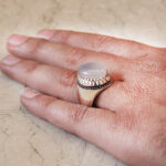 انگشتر عقیق کبود یمنی نقره دست ساز مردانه فاخر طرح فیلی دورچنگ - Image 4