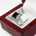 انگشتر عقیق مشکی نقره دست ساز طرح کایا - Image 3