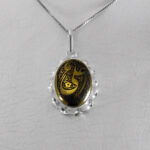 گردنبند حدید صینی نقره دورپیچ بیضی طرح یا علی (ع) - Image 2