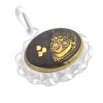 گردنبند حدید صینی نقره دورپیچ بیضی طرح فانتزی لبیک یا حسین (ع)