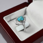 انگشتر فیروزه نیشابوری نقره زنانه طرح پرستا - Image 3