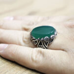 انگشتر عقیق سبز نقره مردانه طرح بارمان - Image 3