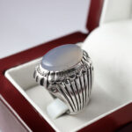 انگشتر عقیق کبود یمنی نقره مردانه طرح باوند - Image 4