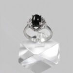 انگشتر عقیق مشکی نقره زنانه طرح بخشنده - Image 2