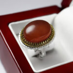 انگشتر عقیق سرخ نقره مردانه طرح دورطلایی بهیاد - Image 2