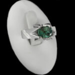 انگشتر زمرد زامبیا الماس تراش نقره مردانه دست ساز طرح فاخر ایرمان