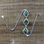 دستبند زمرد الماس تراش نقره زنانه طرح ایثار - Image 2