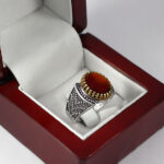 انگشتر گارنت نقره مردانه طرح دورطلایی برمند - Image 3