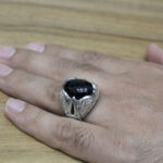 انگشتر عقیق مشکی نقره مردانه طرح پهند - Image 3