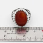 انگشتر عقیق سرخ نقره مردانه دست ساز فاخر طرح قلم زنی سه بعدی قبلتَین - Image 4