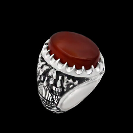 انگشتر عقیق سرخ نقره مردانه دست ساز فاخر طرح قلم زنی سه بعدی قبلتَین