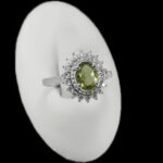 انگشتر زبرجد الماس تراش نقره زنانه طرح پرنیانه