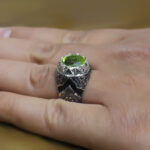 انگشتر زبرجد الماس تراش نقره مردانه دست ساز طرح فاخر رادمهر با تزئین ۱۰ قطعه برلیان - Image 3