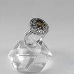 انگشتر الکساندریت الماس تراش نقره زنانه طرح پرستا - Image 4