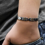 دستبند حدید صینی فانتزی دخترانه و پسرانه طرح فانتزی جهت - Image 4