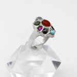 انگشتر چند سنگ نقره زنانه دست ساز طرح یلدا - Image 3