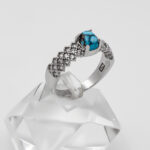 انگشتر فیروزه نیشابوری نقره زنانه طرح فرح ۲ - Image 3