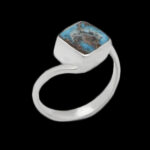 انگشتر فیروزه نیشابوری دست ساز نقره زنانه طرح پیچک + حرز امام جواد (ع)