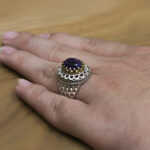 انگشتر نقره مردانه فاخر با سنگ آمیتیست الماس تراش طرح دورطلایی دوستار - Image 3