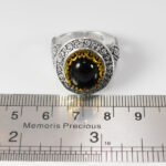 انگشتر عقیق مشکی نقره مردانه طرح دورطلایی رادبد - Image 3