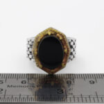 انگشتر عقیق مشکی نقره مردانه طرح دورطلایی رادمهر - Image 4