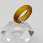 حلقه عقیق اصل عسلی مردانه و زنانه با سایزهای مختلف - Image 2