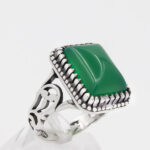 انگشتر عقیق سبز نقره مردانه طرح مستطیلی کیارش - Image 3