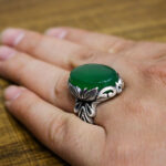 انگشتر عقیق سبز نقره مردانه طرح آراد - Image 2