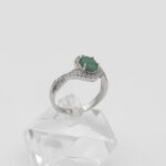 انگشتر زمرد زامبیا الماس تراش نقره زنانه طرح رامیا - Image 3