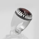 انگشتر نقره مردانه طرح فیلی دور چنگ با سنگ گارنت الماس تراش - Image 4