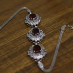 دستبند گارنت الماس تراش نقره زنانه طرح سریرا - Image 2