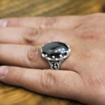 انگشتر حدید صینی نقره مردانه طرح آتا + حکاکی - Image 2