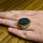 انگشتر یشم نقره مردانه طرح دور طلایی یزدان - Image 2