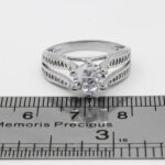 حلقه تک نگین نقره زنانه طرح ساینا - Image 3