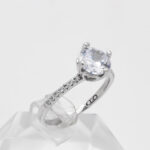 حلقه تک نگین نقره زنانه طرح سپیناز - Image 2