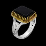 انگشتر عقیق مشکی نقره مردانه طرح مستطیلی دورطلایی اروند