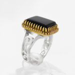 انگشتر عقیق مشکی نقره مردانه طرح مستطیلی دورطلایی اروند - Image 3