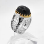 انگشتر عقیق مشکی نقره مردانه طرح دورطلایی اسفندیار - Image 3